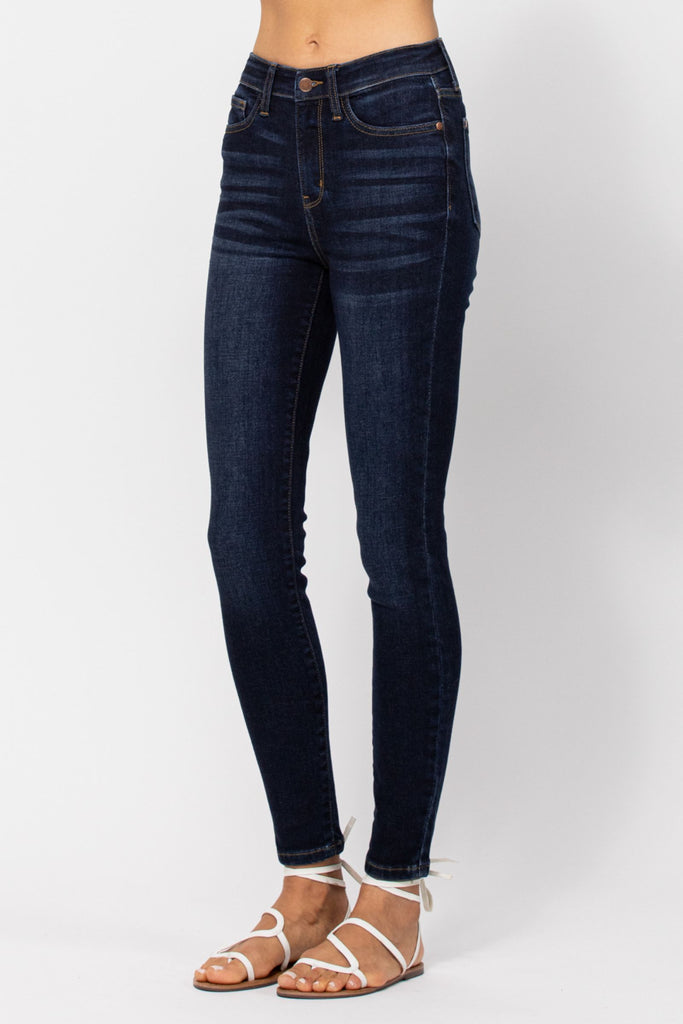 REG & PLUS The Classic Skinny Jeans - Roseabella 
