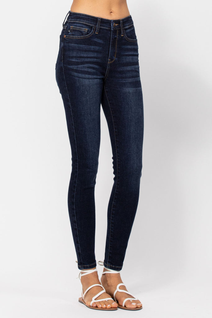 REG & PLUS The Classic Skinny Jeans - Roseabella 